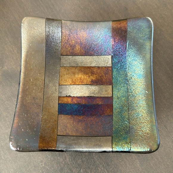 4 handmade Fused Glass Trinket Dishes made by Artisan Artist- 3 larger 1 smaller - Picture 4 of 10